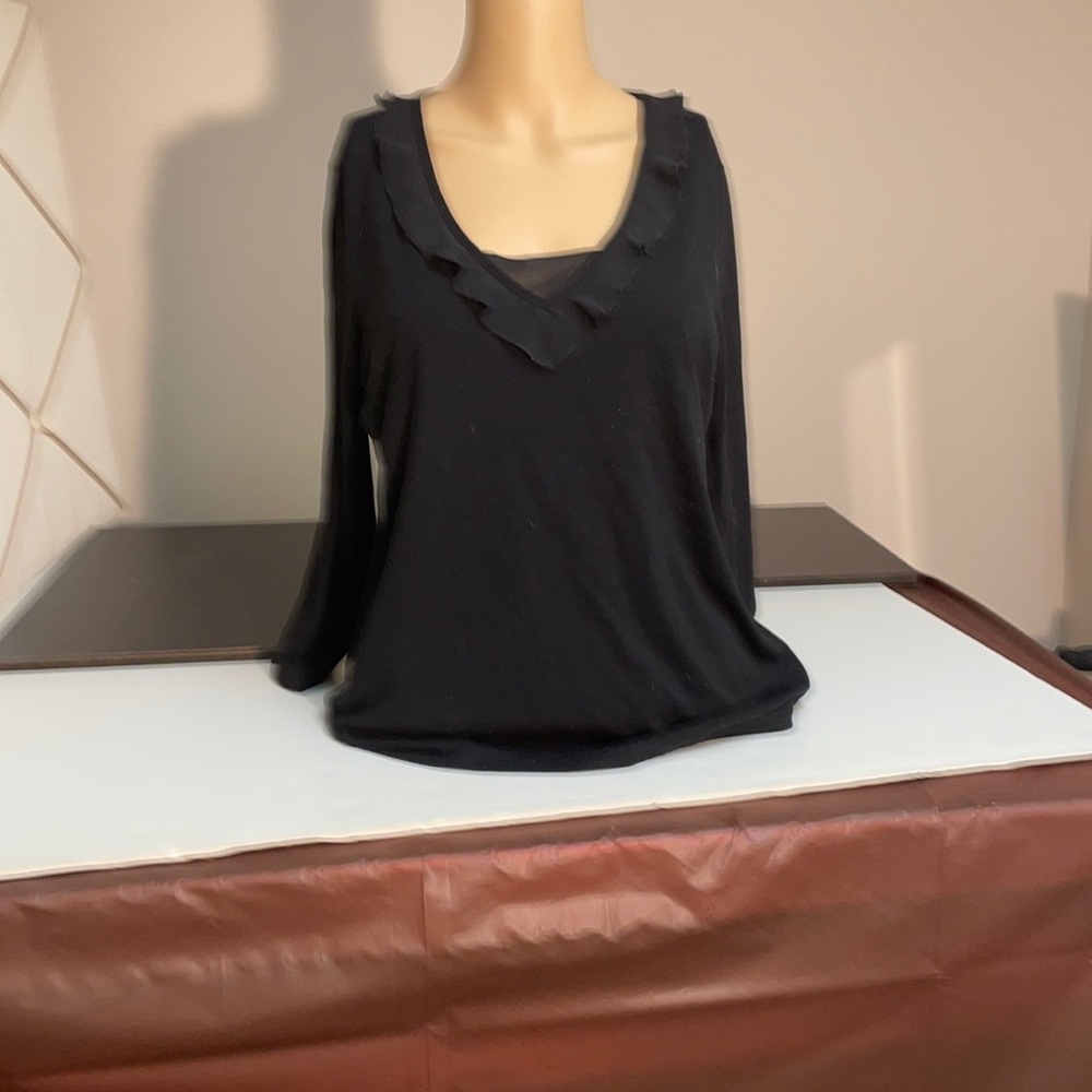 Judith Hart collection black V Neck size M top